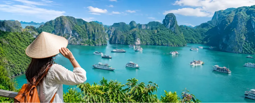 Piccola Travel Vietnam tour — Hanoi old quarter and Ha Long Bay cruise from Miami.